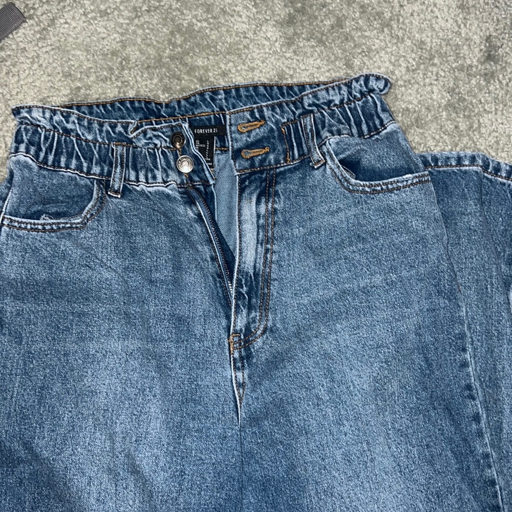 mom jeans with ruffle waist